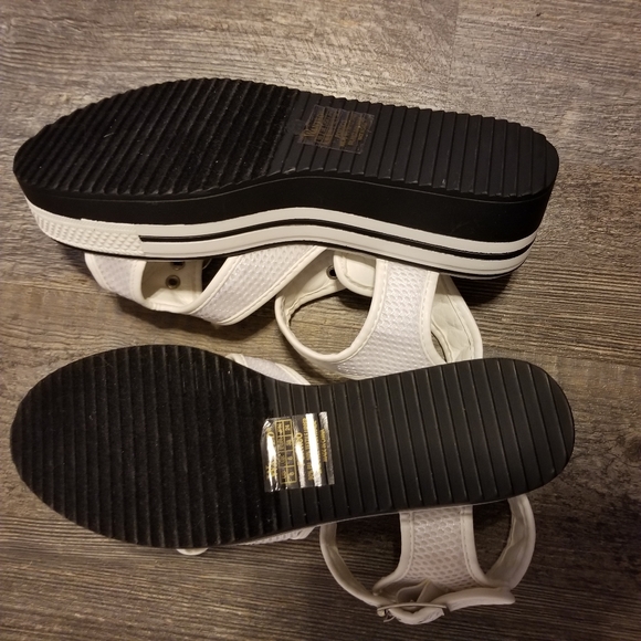 White Buckle Platform Sandals by Wanted sz 8 - Picture 5 of 8